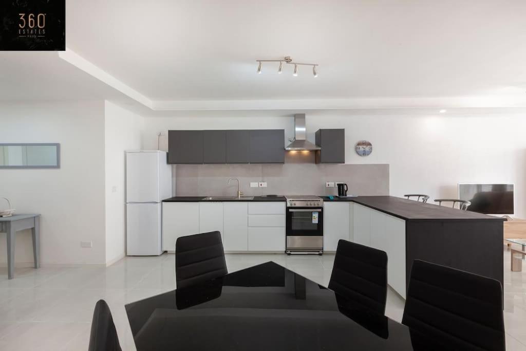 Spacious 2Br Apt In Qawra - Perfect For Families By 360 Estates St. Paul's Bay Ngoại thất bức ảnh